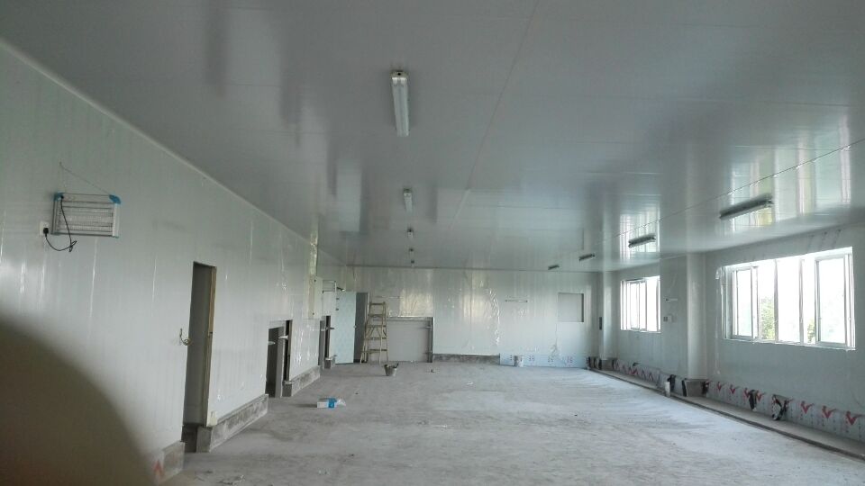 祝賀重慶乾宗食品有限公司與重慶華發(fā)裝修工程有限公司就新廠房裝修項(xiàng)目成功簽約